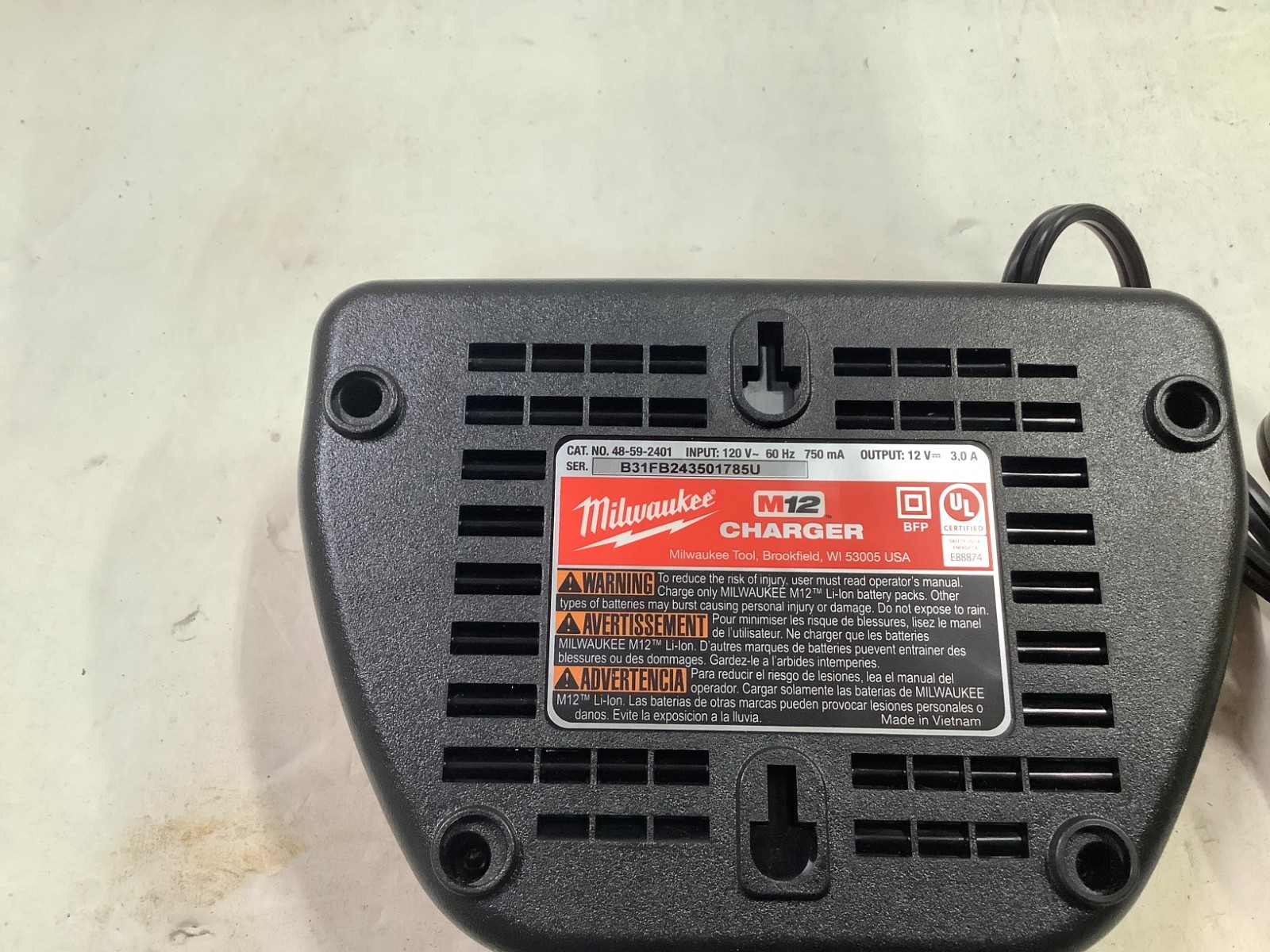 New Milwaukee 48-59-2401 M12 Li-Ion 12V Battery Charger 12 Volt
