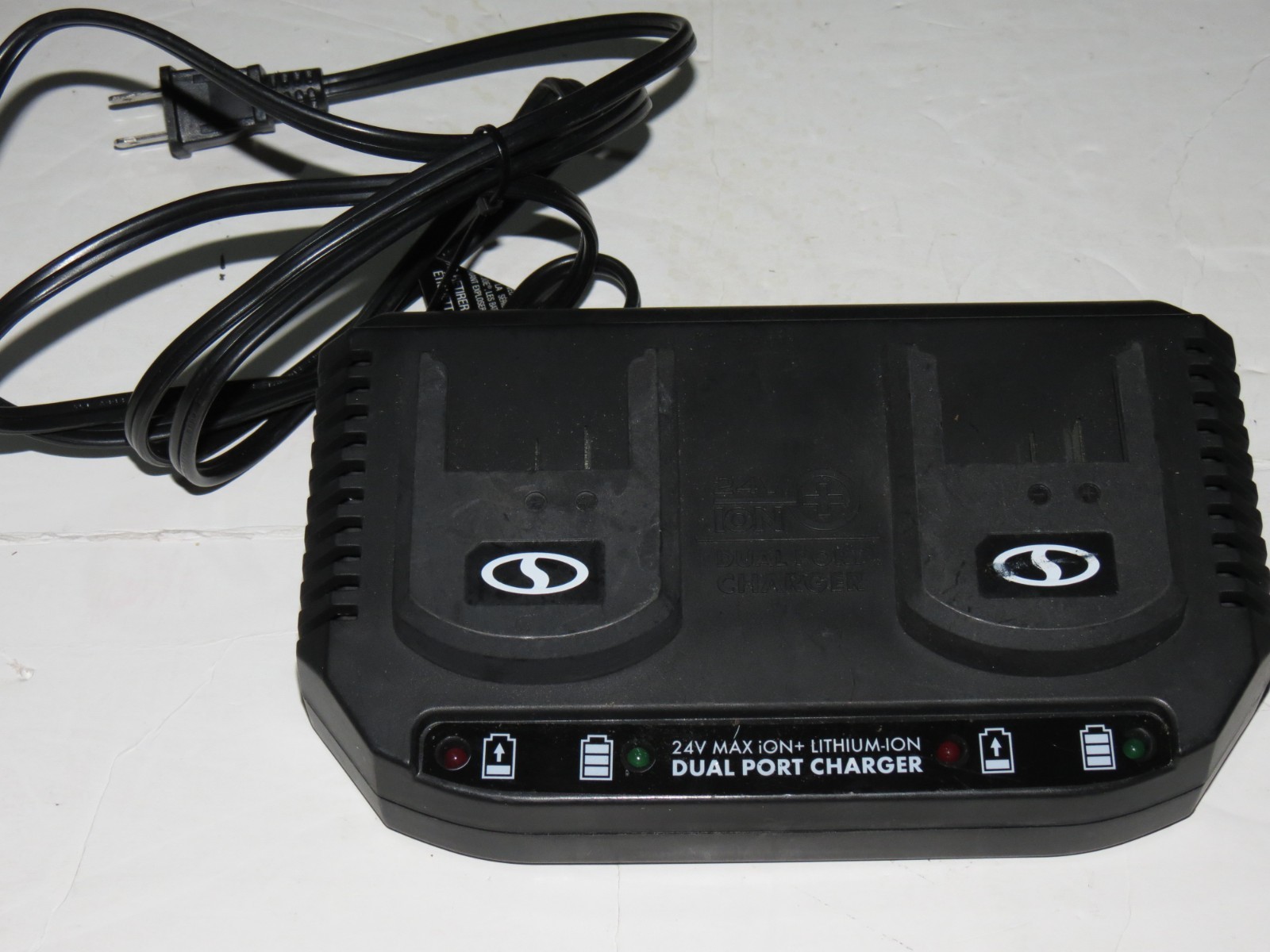 Snowjoe ion+ 24V Lithium-ion Class 2 Battery Dual Port Charger 24VCHRG-DPC-2