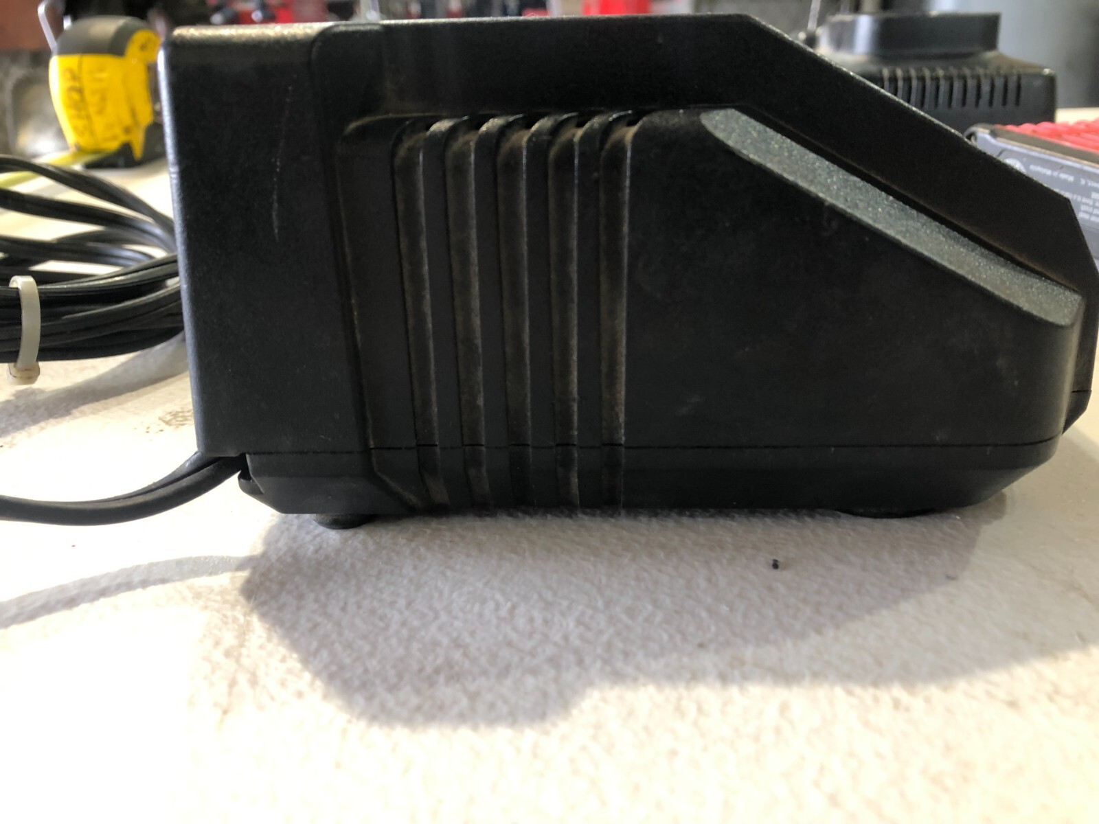 BOSCH BC660 18V BATTERY CHARGER + 18V LITHIUM ION BATTERY *USED* *TESTED*