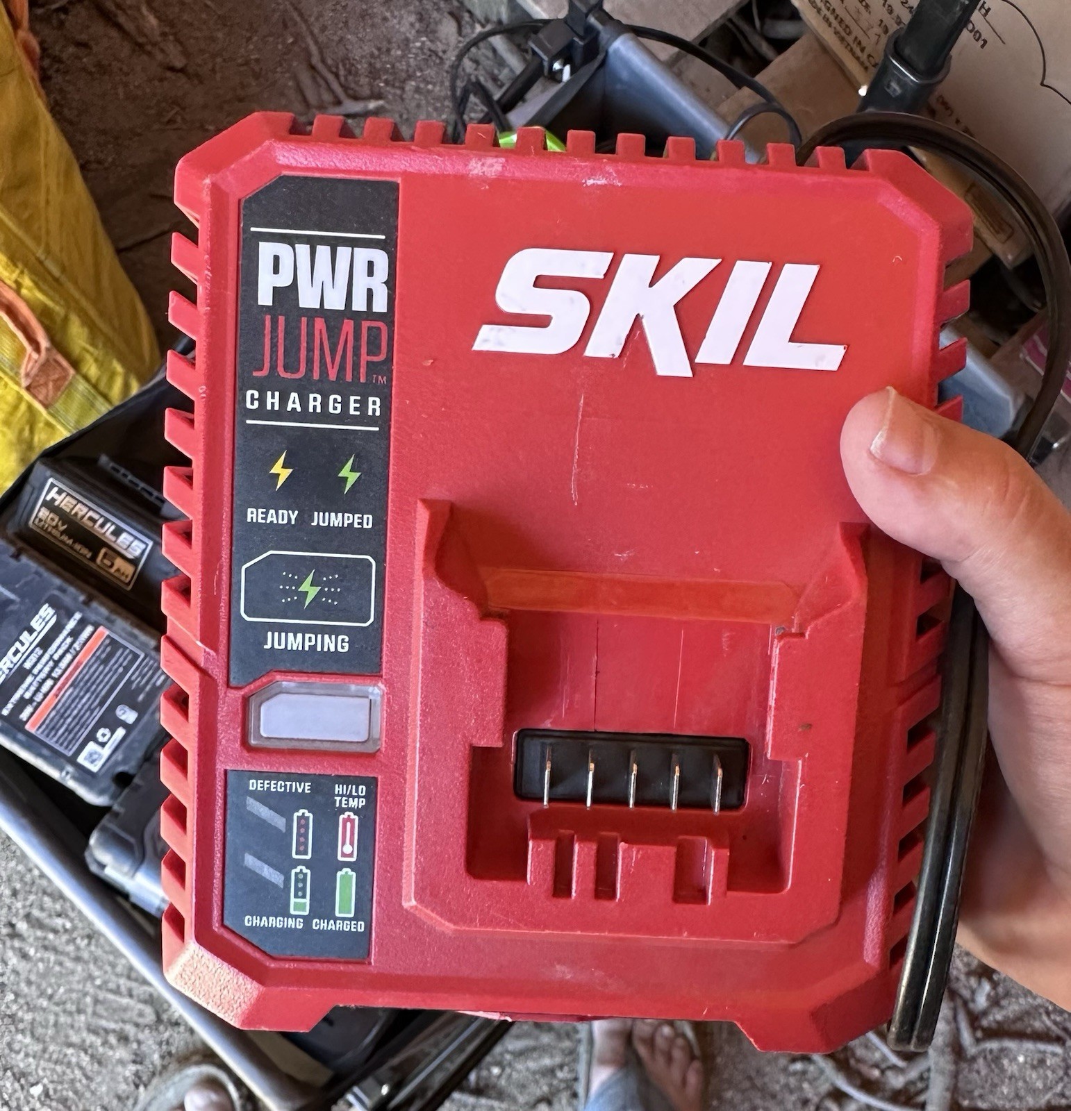 SKIL PWRCore 12 PWR Jump Charger – Red