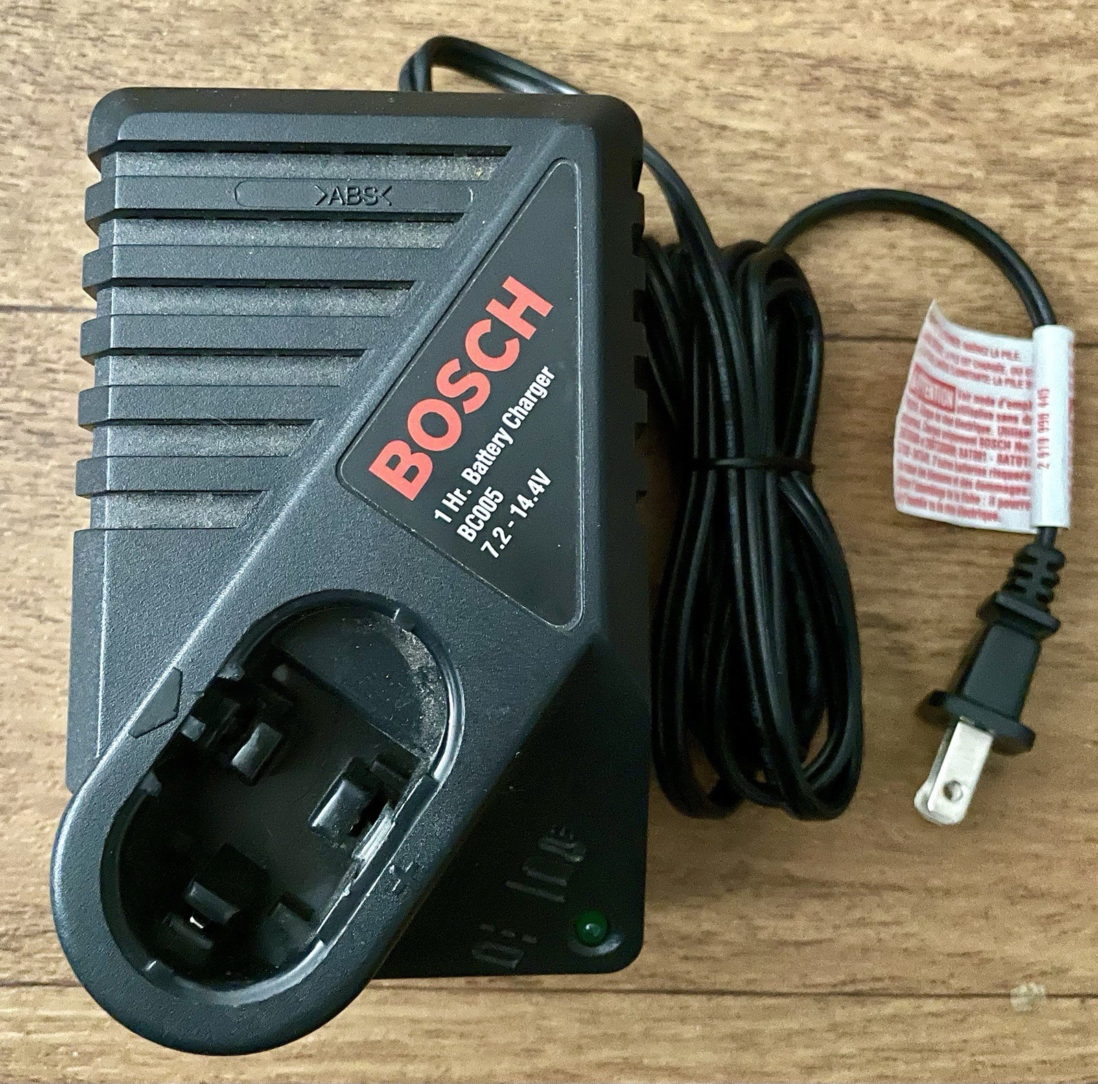 BOSCH GENUINE BC004 7.2V-14.4V 1 Hr Battery Charger BC005
