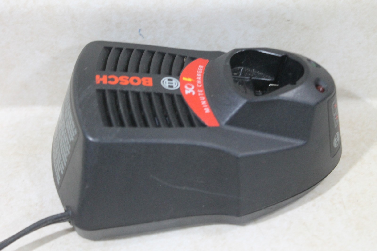 TESTED Genuine OEM Bosch 12v Volt Battery Charger BC 430
