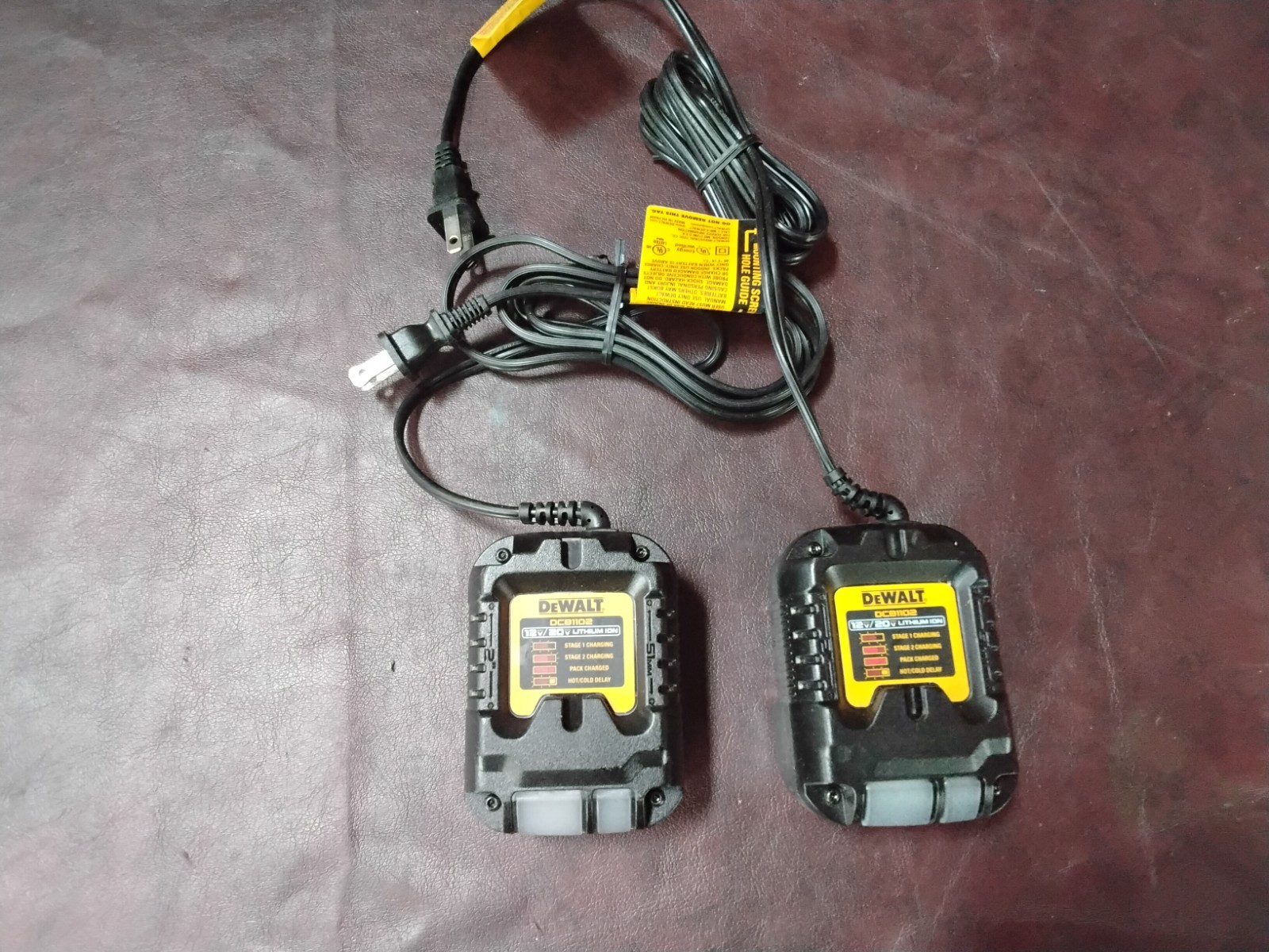 NEW DeWALT DCB1102 12V & 20V Max Li-ion Compact Battery Charger – Set of 2
