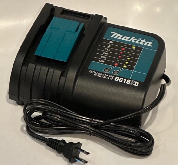 New Makita DC18SD 18V Standard Battery Charger