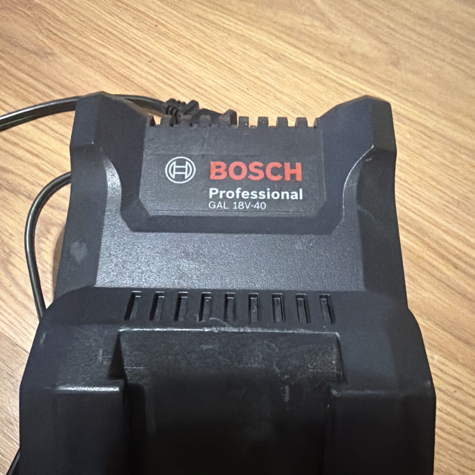 Bosch Professional GAL18V-40 Battery Charger